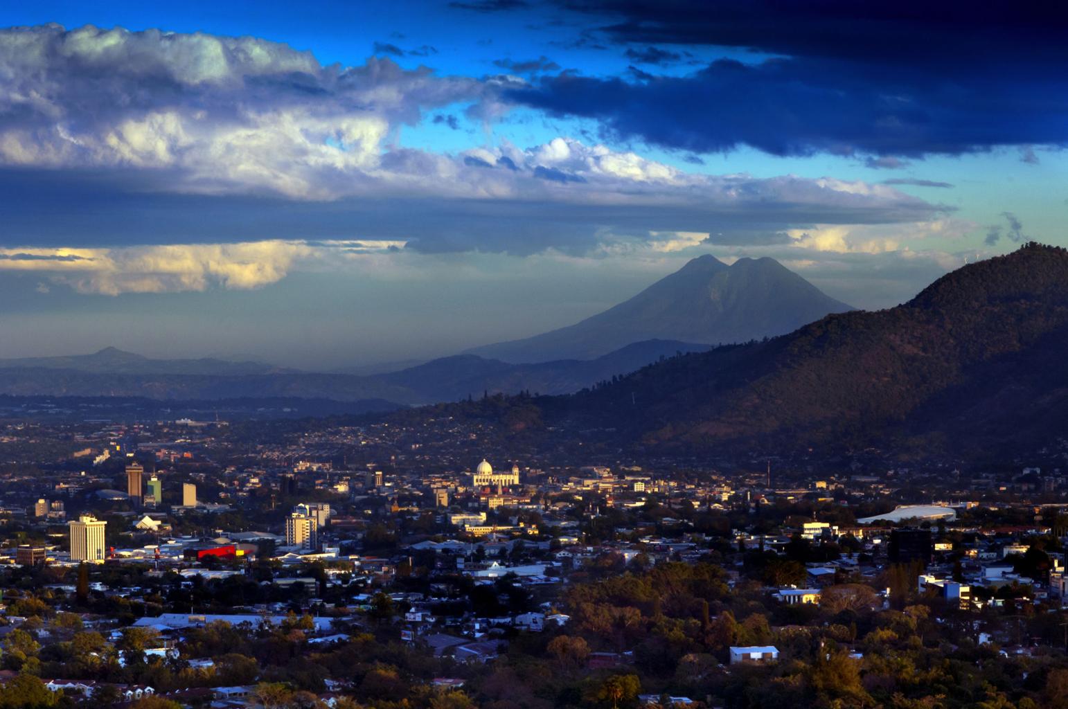 Mercado inmobiliario en El Salvador